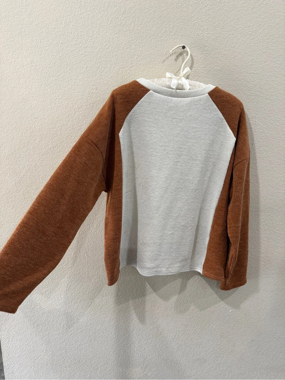 Very J Two-Tone Raglan Sweater - Cream & Brown